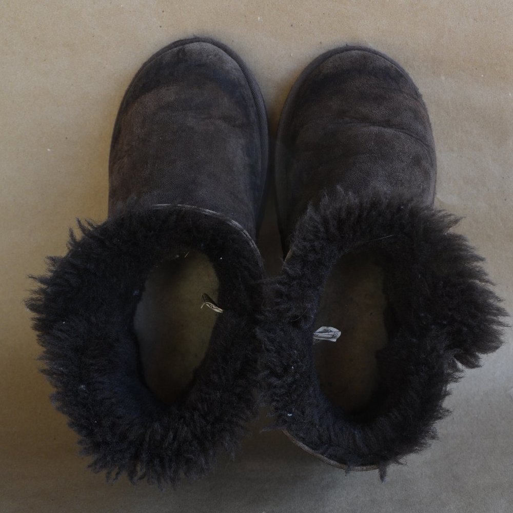 * Ugg Mini Bailey Button Shearling Lined Boot 6 - image 5